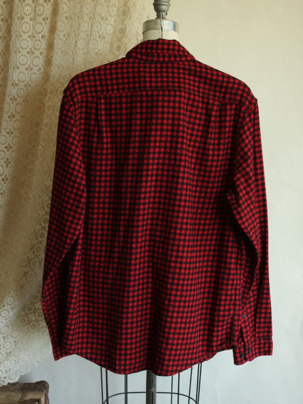 Goodfellow & Co Mens, Size L, Red & Black Plaid Button-Up Flannel Shirt - Picture 10 of 10